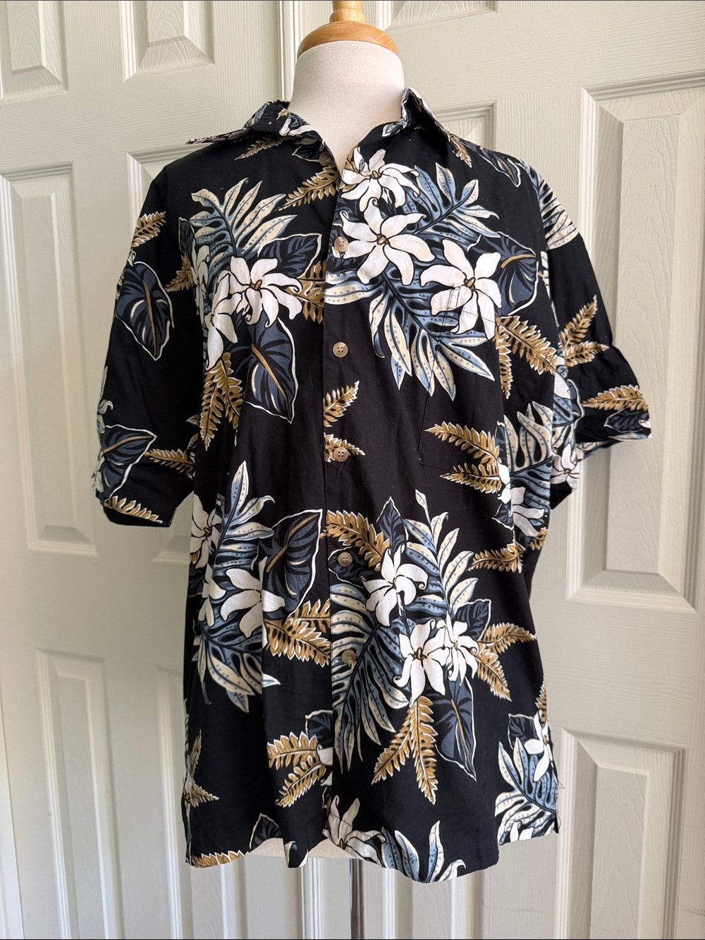 NWOT vintage Kahala Men's Hawaiian Shirt